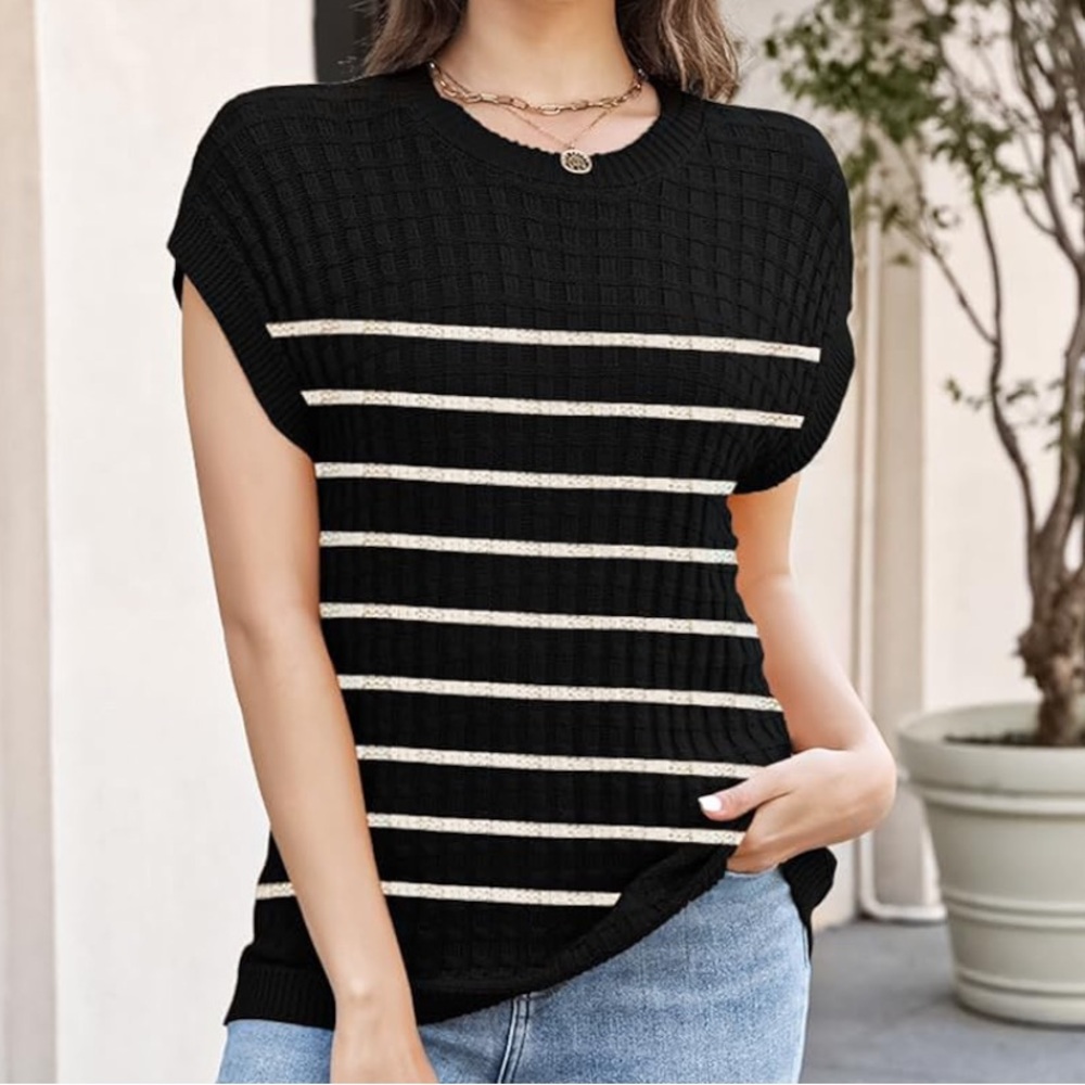 CUTE Black & White Striped Short/Capped Sleeve Knit Sweater Top🖤